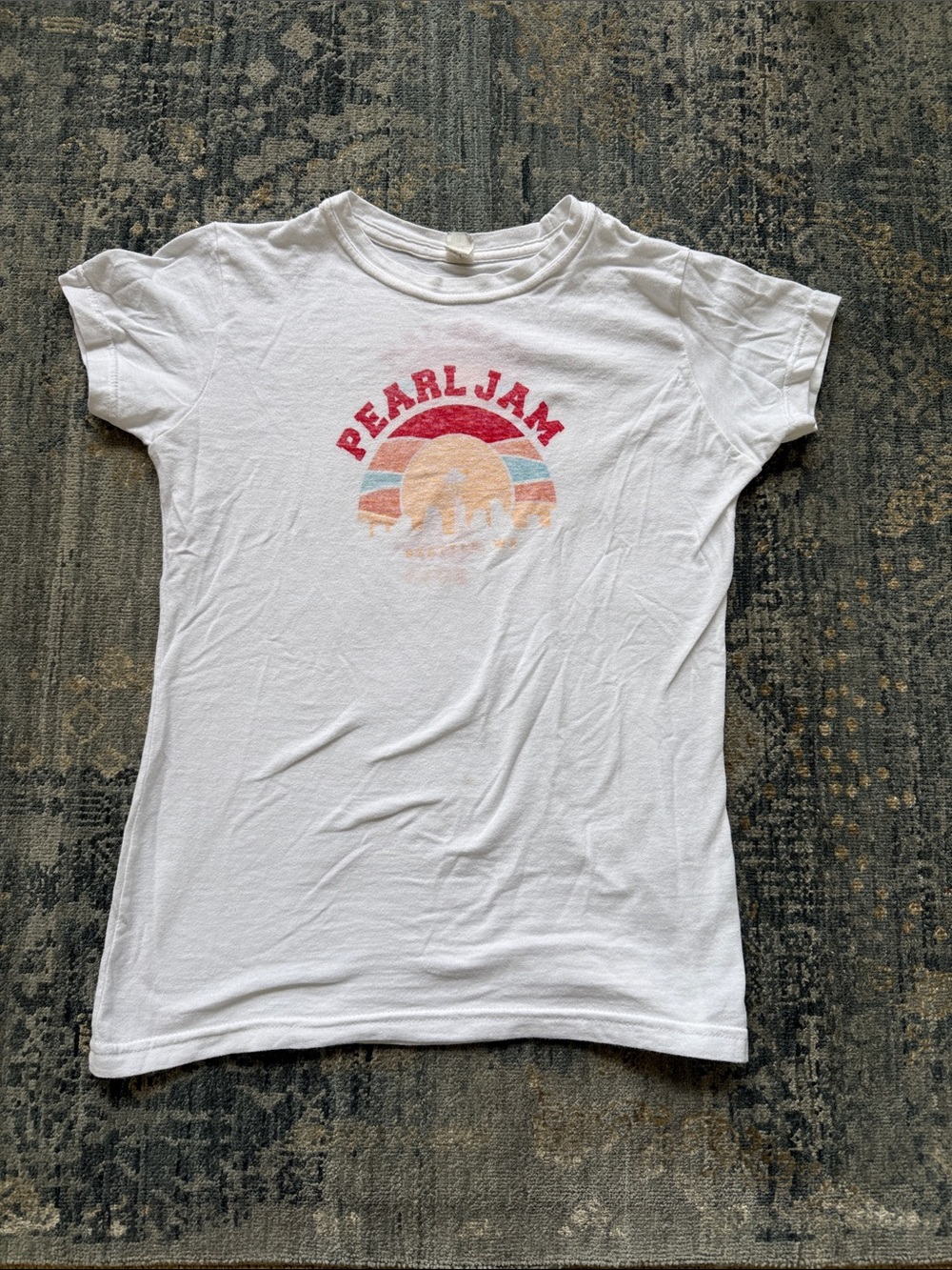 Women’s small Pearl Jam Kids White Tee with Retro Sunset Graphic - 2014 tour